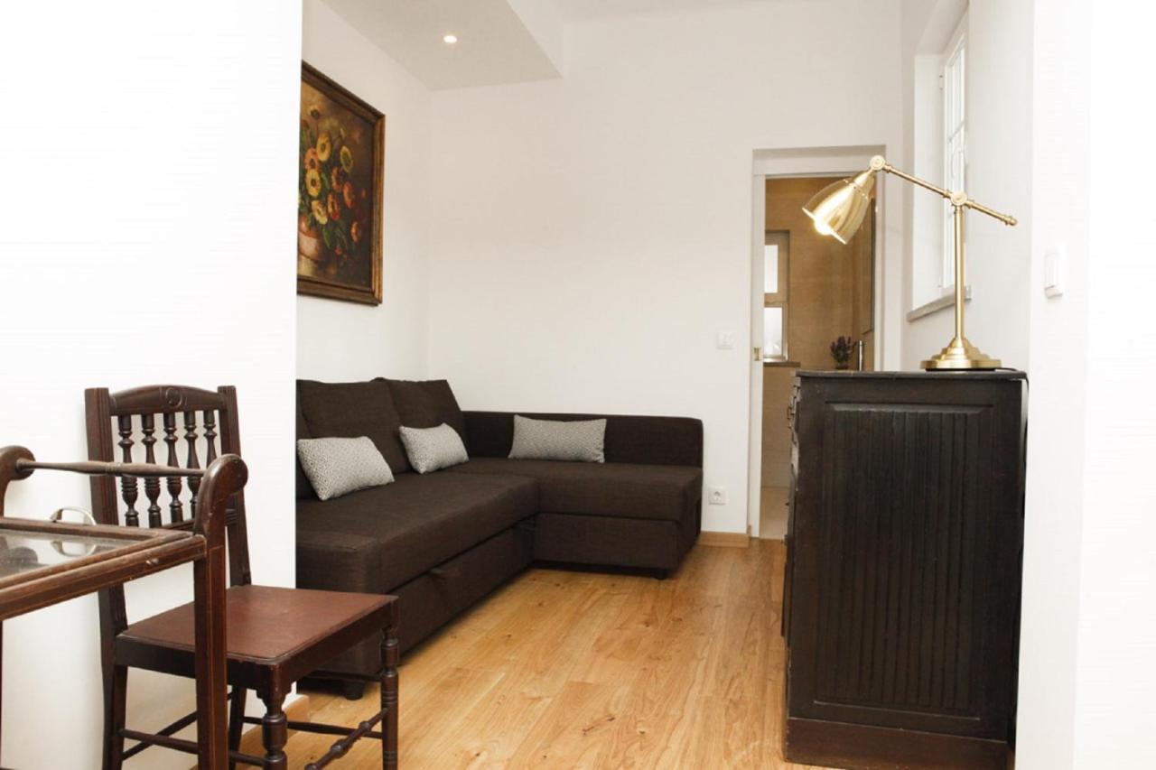 Cushy Apartment With Garden In Estoril Buitenkant foto