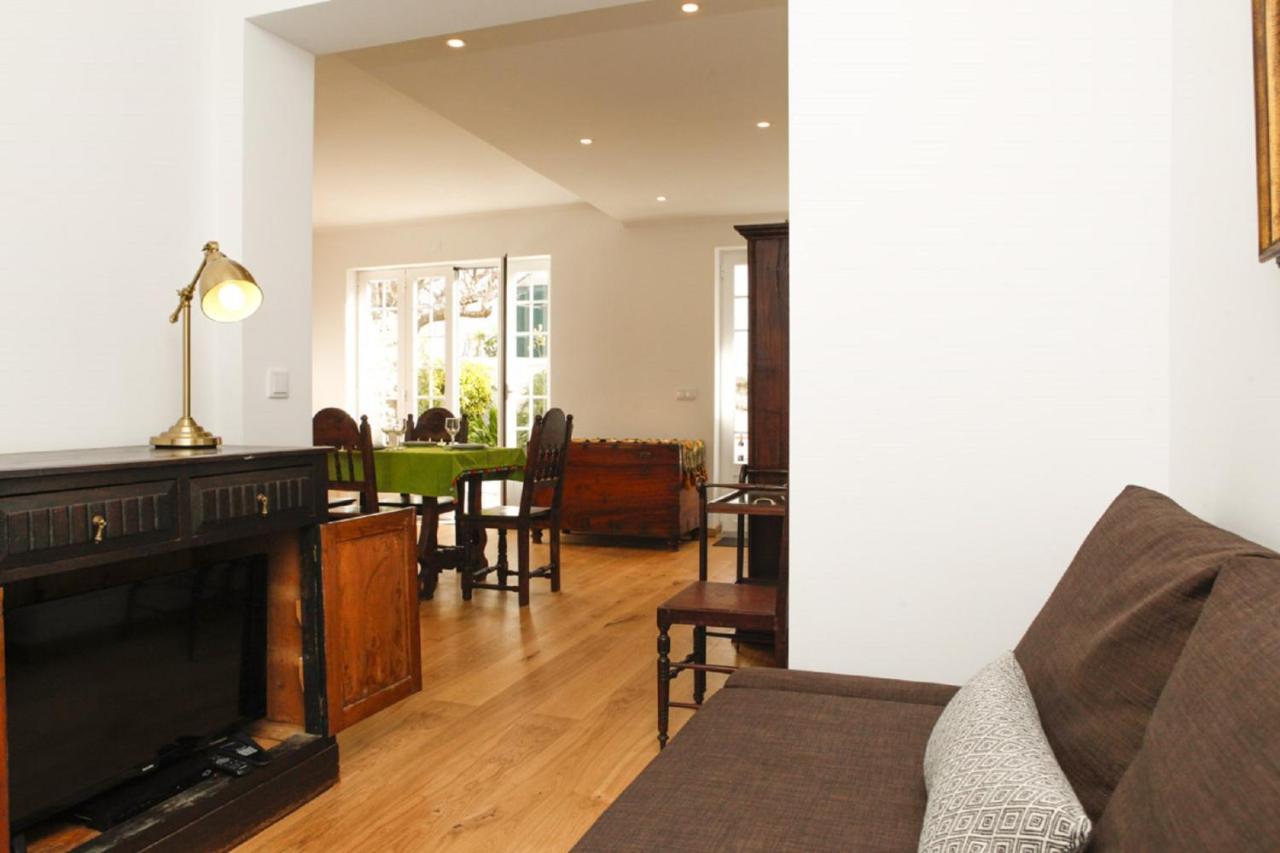 Cushy Apartment With Garden In Estoril Buitenkant foto
