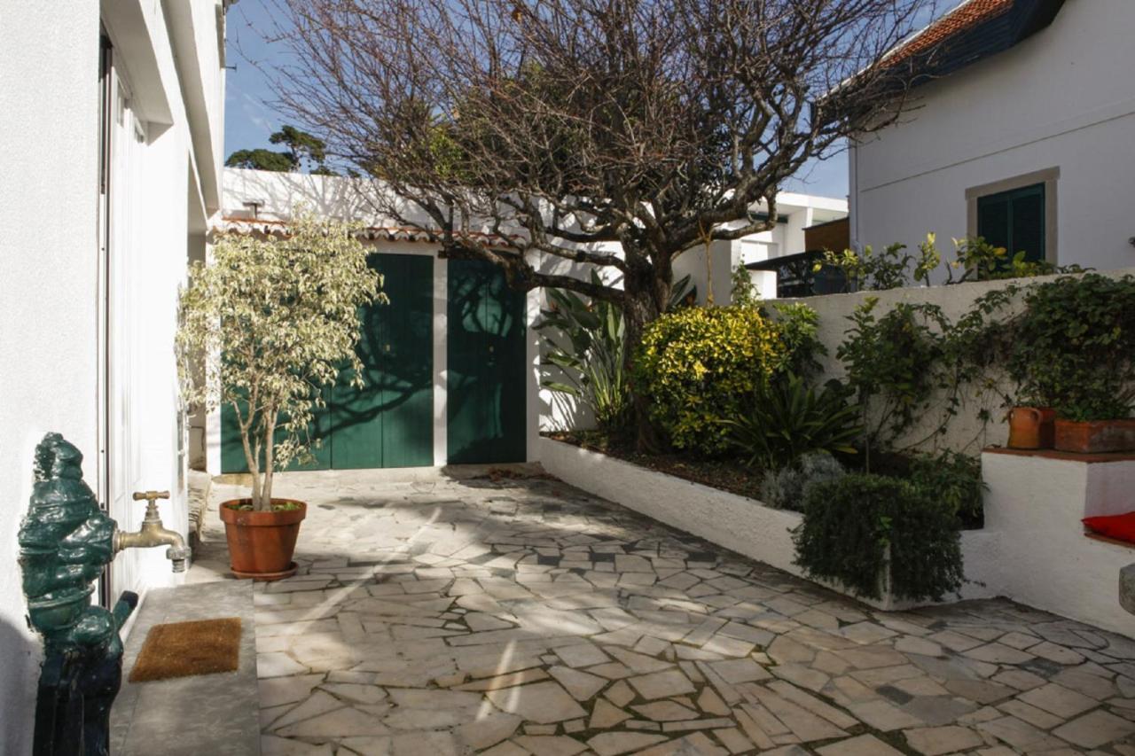 Cushy Apartment With Garden In Estoril Buitenkant foto