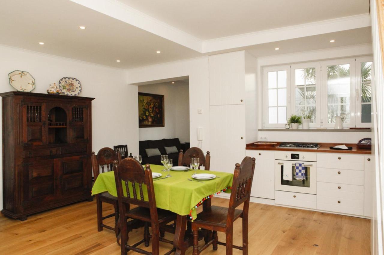 Cushy Apartment With Garden In Estoril Buitenkant foto