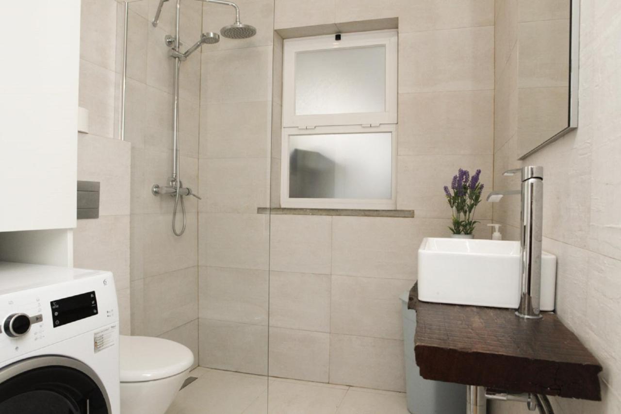 Cushy Apartment With Garden In Estoril Buitenkant foto