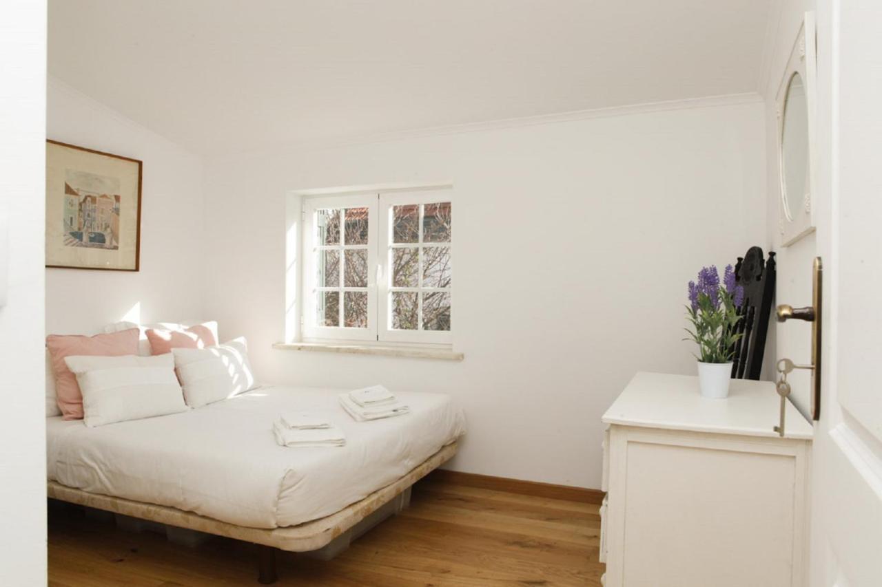 Cushy Apartment With Garden In Estoril Buitenkant foto