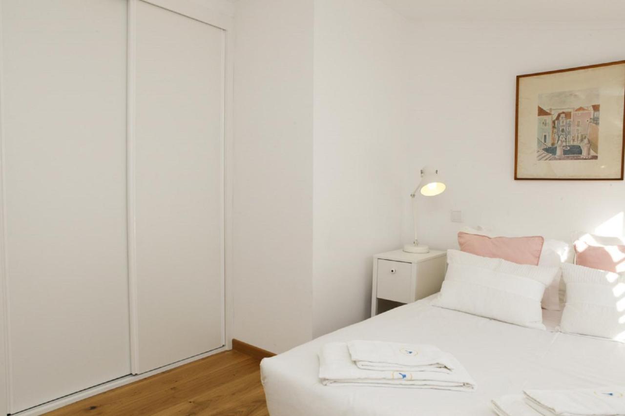 Cushy Apartment With Garden In Estoril Buitenkant foto