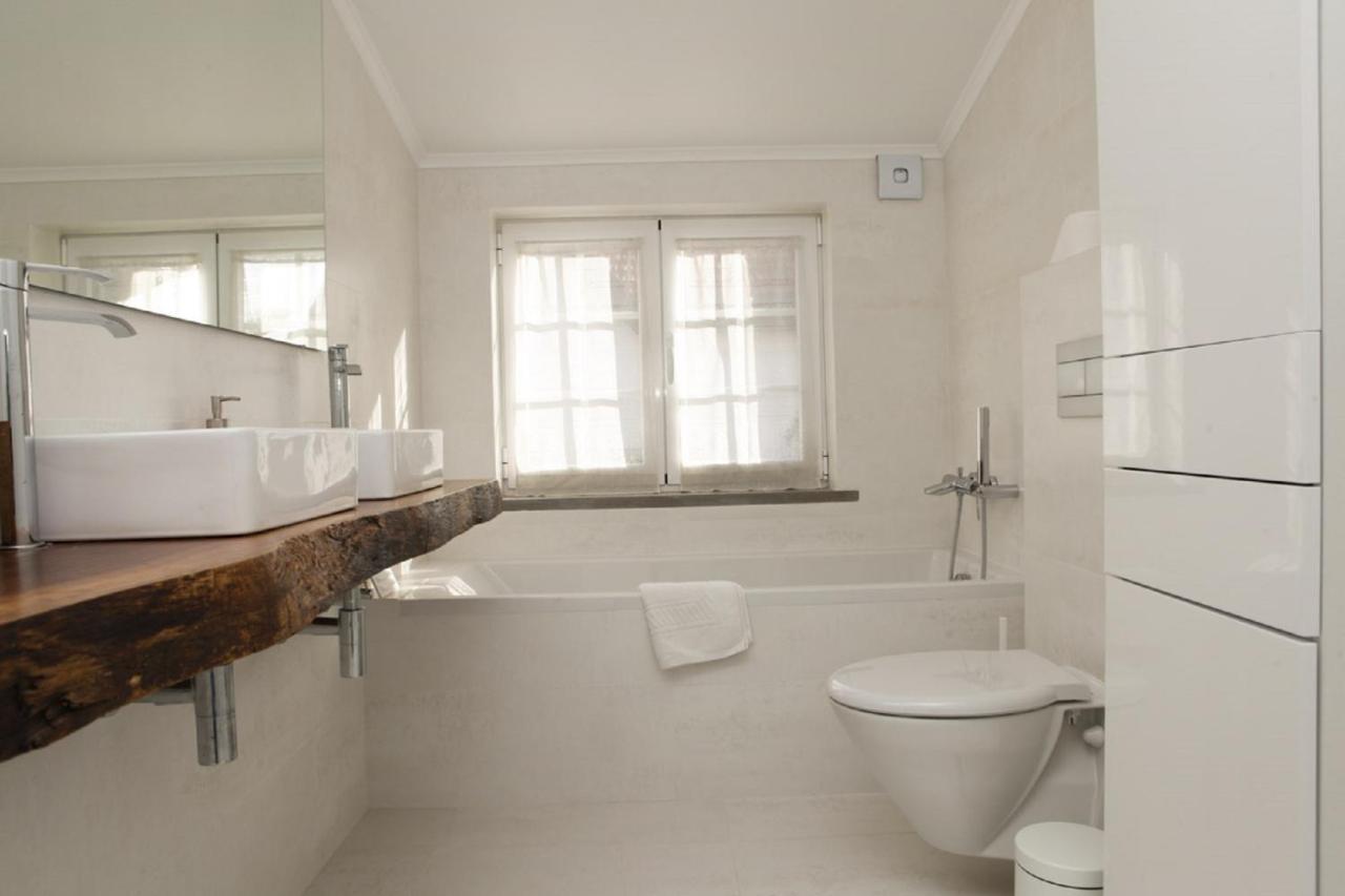 Cushy Apartment With Garden In Estoril Buitenkant foto