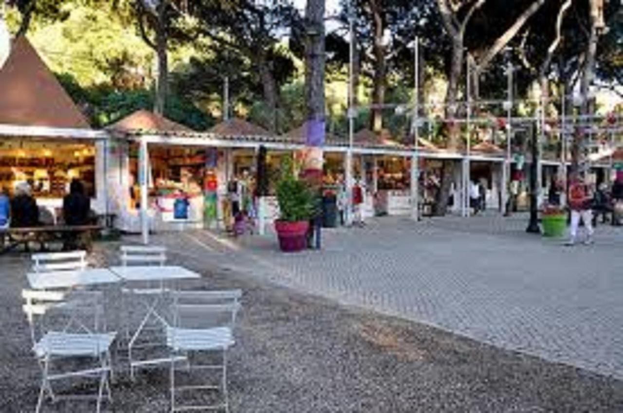 Cushy Apartment With Garden In Estoril Buitenkant foto