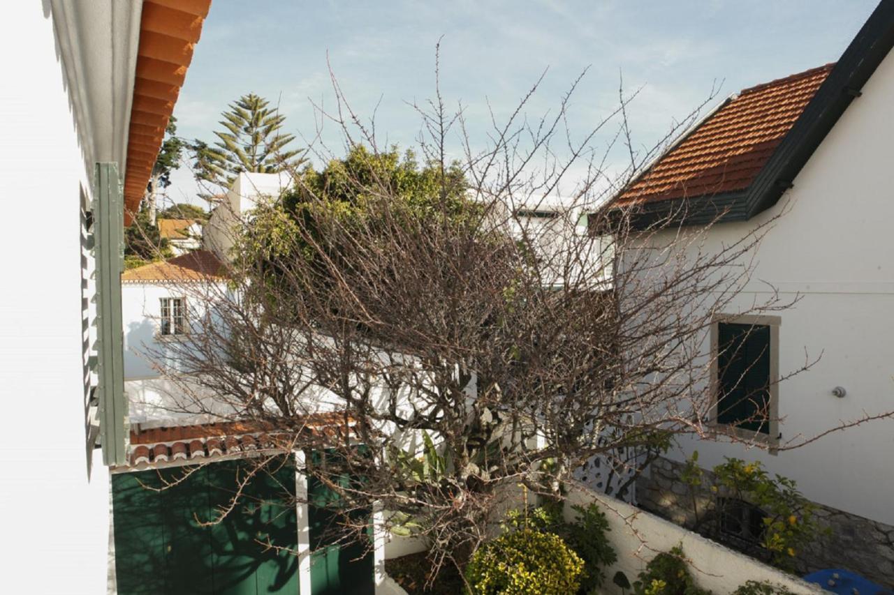 Cushy Apartment With Garden In Estoril Buitenkant foto